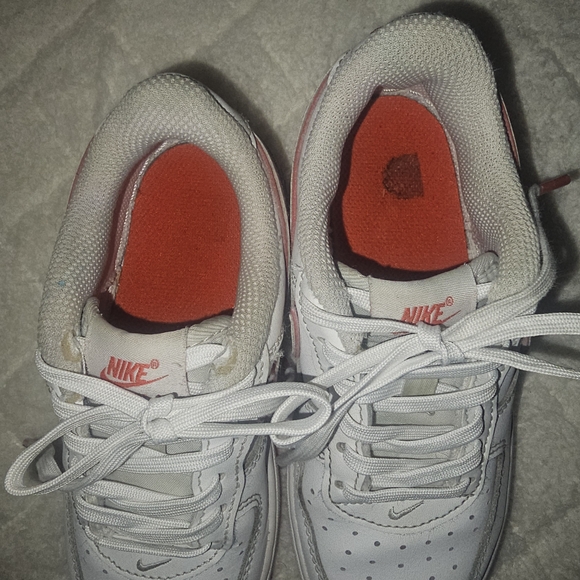 Nike Kids White and Pink Sneakers - Picture 7 of 12